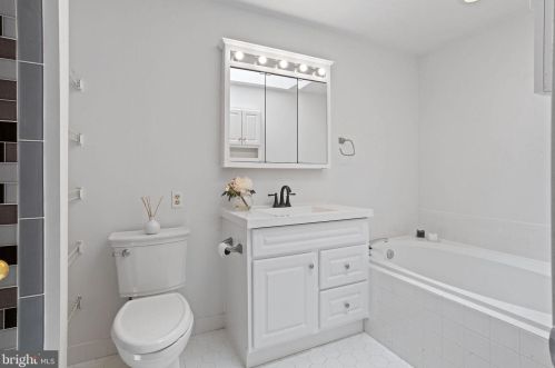 138 Barrow Pl, Princeton NJ  08540-0063 exterior
