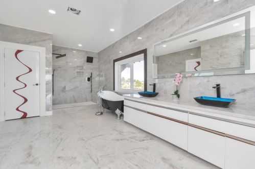 703 Leaning Oak Trl, Richmond TX  77406-4653 exterior