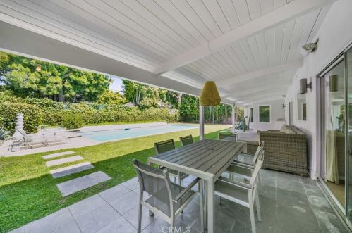 4262 Lemp Ave, North Hollywood CA  91604-2811 exterior