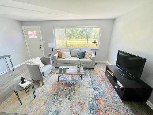3377 Blue Rock Rd, Cincinnati, OH 45239-5100
