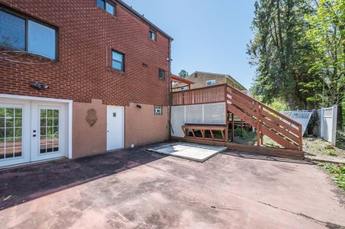 114 Fox Chase Dr, Verona PA  15147-2806 exterior