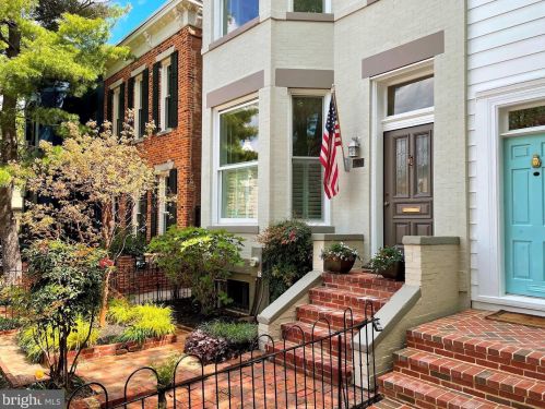 315 5th St, Washington, DC 20003-2049