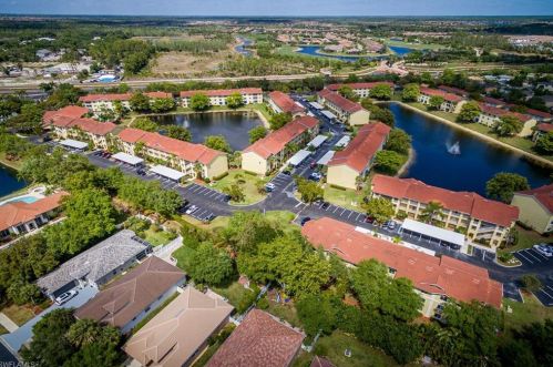 8285 Key Royal Cir, Naples FL  34119-6815 exterior