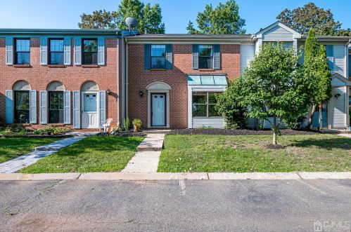 325 Hampshire Ct, Piscataway NJ  08854-6248 exterior