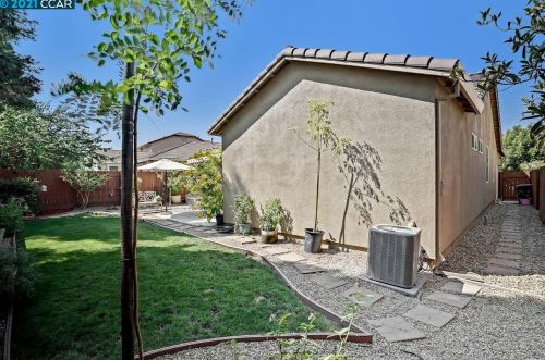 225 Silver Bell Way, Oakley CA  94561-2363 exterior