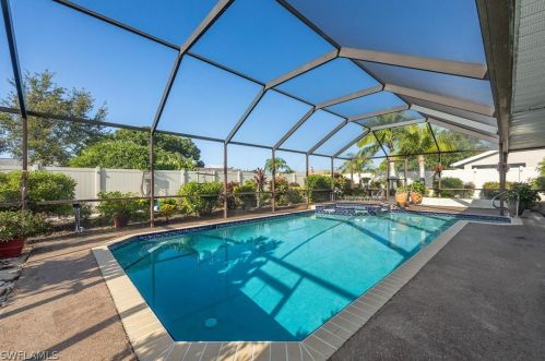 1718 2nd St, Cape Coral, FL 33909-2741