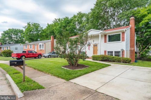 13888 Montoclair Ln, Woodbridge VA  22193-4467 exterior