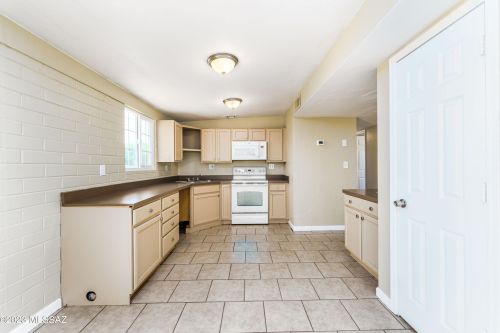 8409 Mary Dr, Tucson AZ  85730-2038 exterior