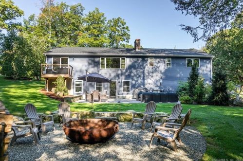 30 East St, Lakeville, CT 06039-1138