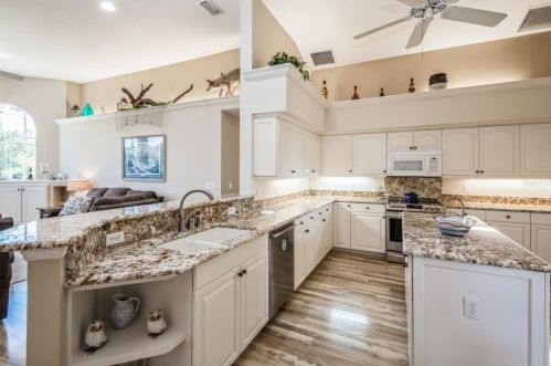 377 Caddie Dr, De Bary, FL 32713-4512
