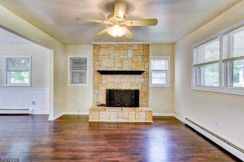 12 4th St, Wantage NJ  07461-2512 exterior