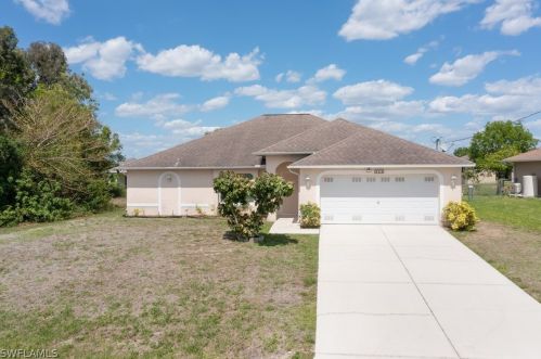303 11th Pl, Cape Coral, FL 33909-2158