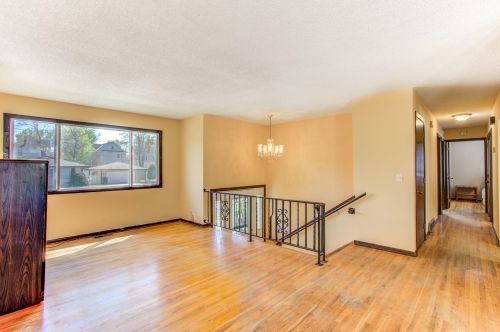 895 Iglehart Ave, Saint Paul, MN 55104-5424
