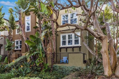 13 Bluefin Ct, Newport Beach, CA 92663-2777