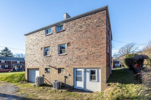 101 Victory Ln, Leetsdale, PA 15056-1216