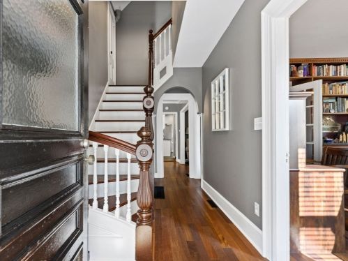 51 Washington Ave, Natick, MA 01760-3451