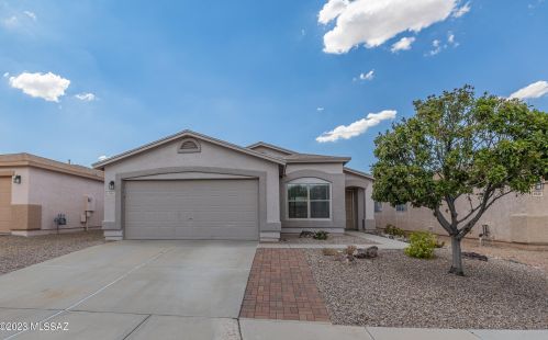 8126 Sunny Sky Pl, Tucson, AZ 85747-5523