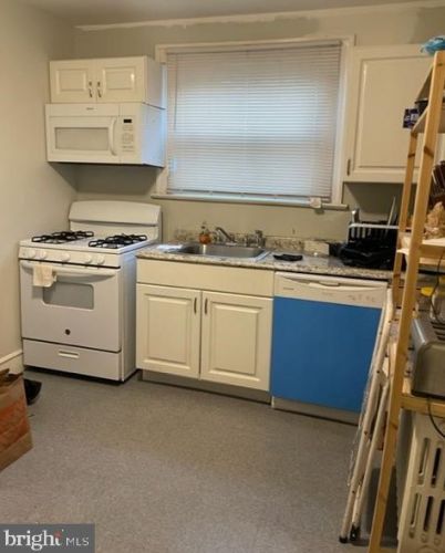 2134 Merchantville Ave, Camden, NJ 08110-1847