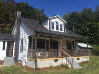 1058 Dolinger Rd, Whitetop, VA