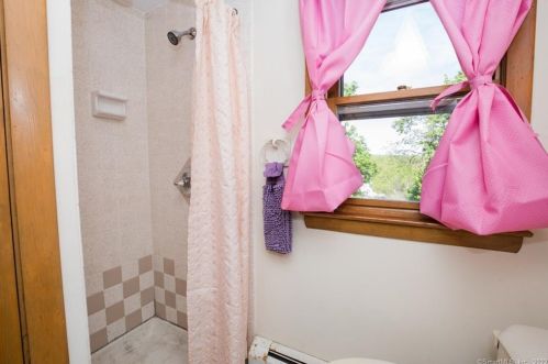 23 Carriage Dr, Wallingford CT 06492-3111 exterior