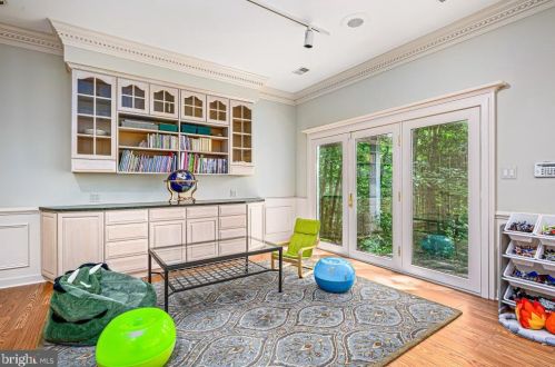 11103 Glade Dr, Herndon VA 20191-4707 exterior