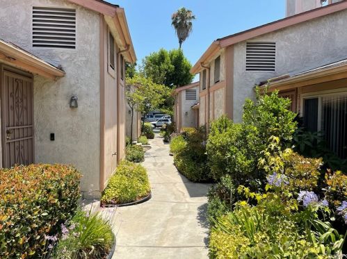 3365 Pasadena Ave, Long Beach, CA 90807-4523