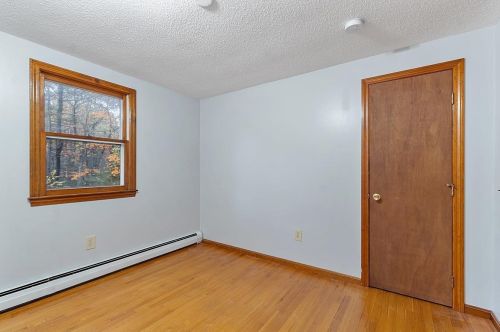 28 Phillipswood Rd, Sandown NH  03873-2427 exterior