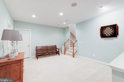 19376 Ml Dm Pl, Leesburg VA 20176-1637 exterior