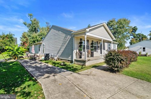 829 Lincoln St, Dover, DE 19904-3427