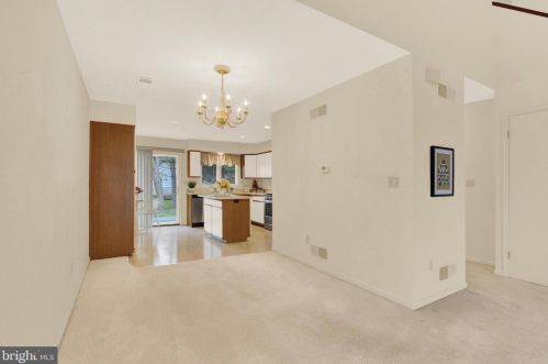 427 Deerfield Dr, Hanover PA  17331-1368 exterior