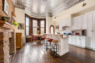 170 Carroll St, Brooklyn, NY 11231-3508