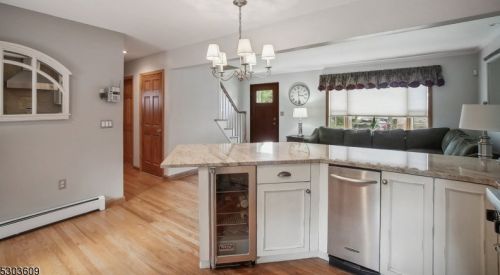 1504 Pine Grove Ave, Westfield NJ  07090-2225 exterior