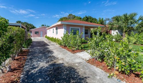 38 8th Ave, Delray Beach FL  33444-2663 exterior