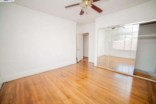 1057 76, Oakland CA 94605-2807 exterior