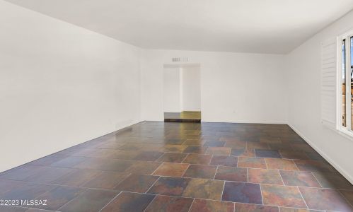 6610 Harran Dr, Tucson, AZ 85704-1222