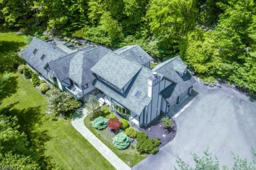 238 Bearfort Rd, West Milford Lakes, NJ 07480-1406