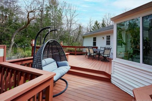 163 Barncroft Rd, Stamford CT 06902-1253 exterior