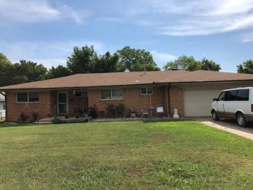 1835 Pennsylvania Ave, Shawnee, OK 74804-3862
