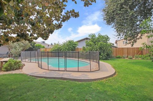 529 Cheri Ct, Ripon CA  95366-2805 exterior