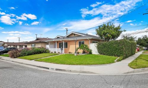 11519 Chadwell St, Lakewood, CA 90715-1212