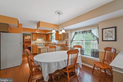 1351 Westminster Dr, Downingtown PA  19335-3655 exterior