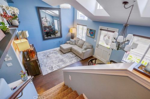24 Bolivar St, Newport Beach CA  92663-4420 exterior