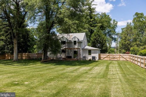 4206 Hazelwood Ave, Downingtown PA  19335-2215 exterior