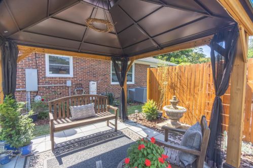 400 Woodland Dr, New Ellenton SC  29809-2802 exterior