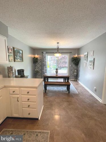 29 Johns Dr, West Enola PA  17025-2694 exterior