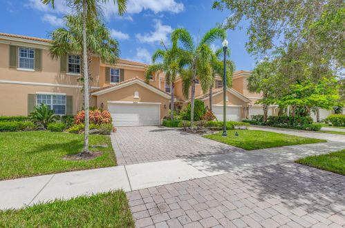 5072 Dulce Ct, West Palm Beach, FL 33418-8923