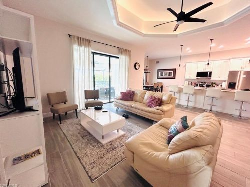 2227 2 Ter, Cape Coral FL  33990-1024 exterior