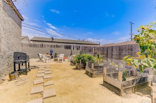 4075 Epsilon St, San Diego CA 92113-4305 exterior