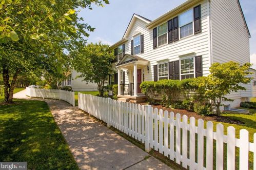 53 Hummingbird Ln, Cochranville, PA 19330-9425