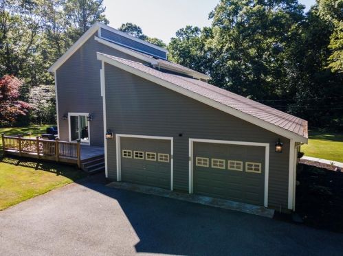 62 Demello Dr, Tiverton RI  02878-2770 exterior